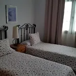 Elena Villa *