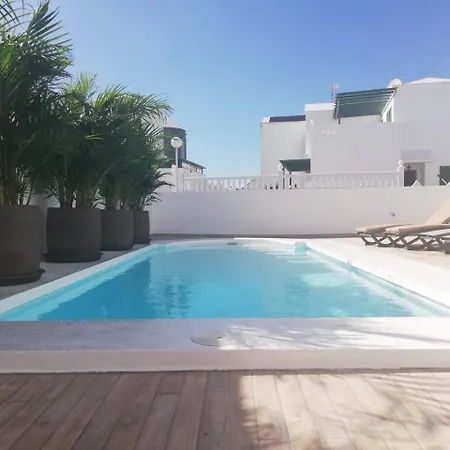 Elena Villa Puerto del Carmen (Lanzarote)