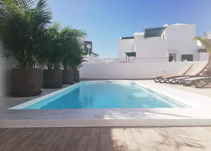 Elena Villa Puerto del Carmen (Lanzarote)